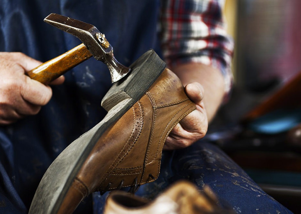 Shoe repair in Javea